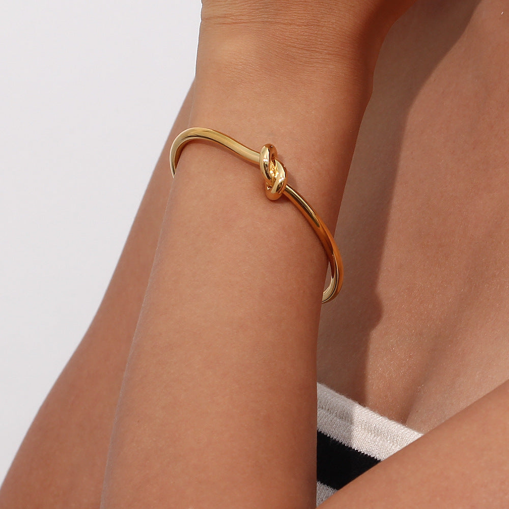 Louisa - Bracelet en nœuds en or