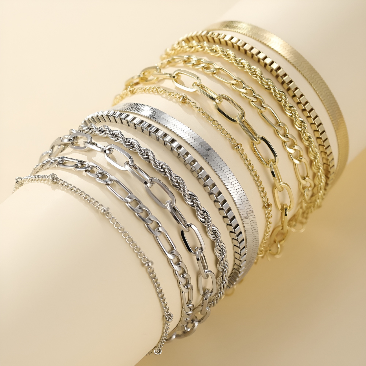 Elara – Ensemble de bracelets de style minimaliste pour femmes