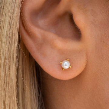 Jessi - Boucles d'oreilles en perles dorées
