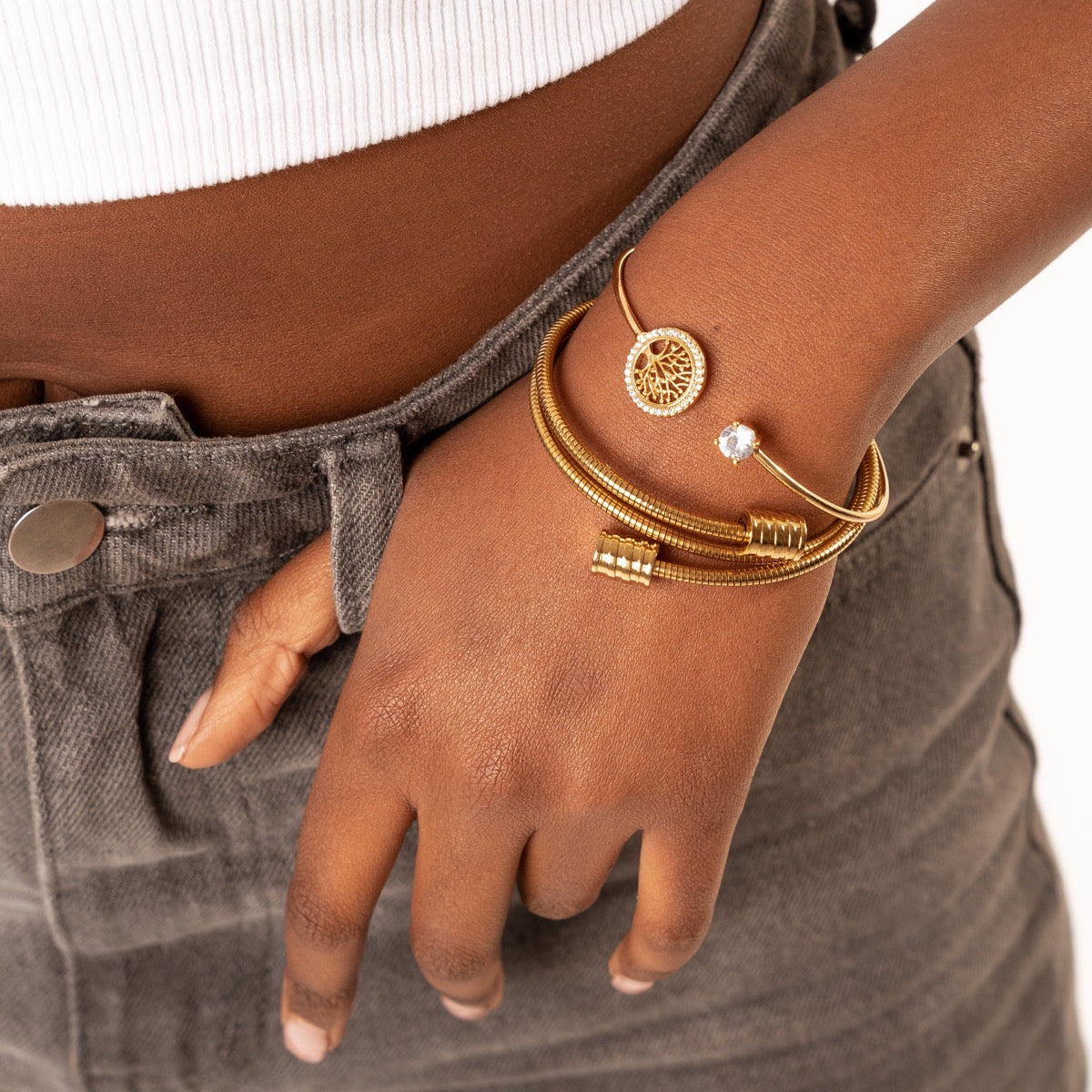 Angie – Bracelet avec design tordu en or