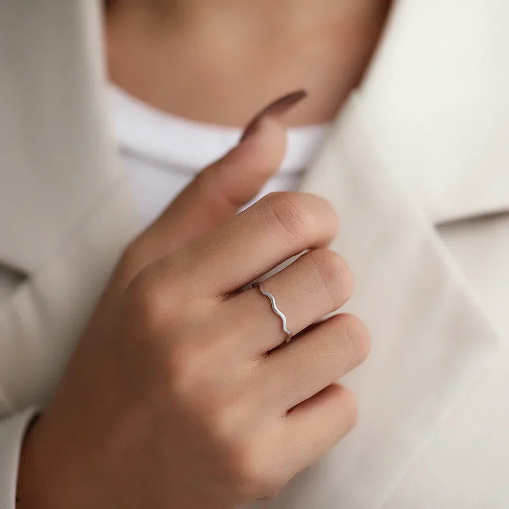 Elowia – Bague de rivière infinie élégante
