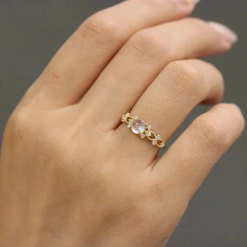 Sienna – Bague en pierre de lune sertie à la main