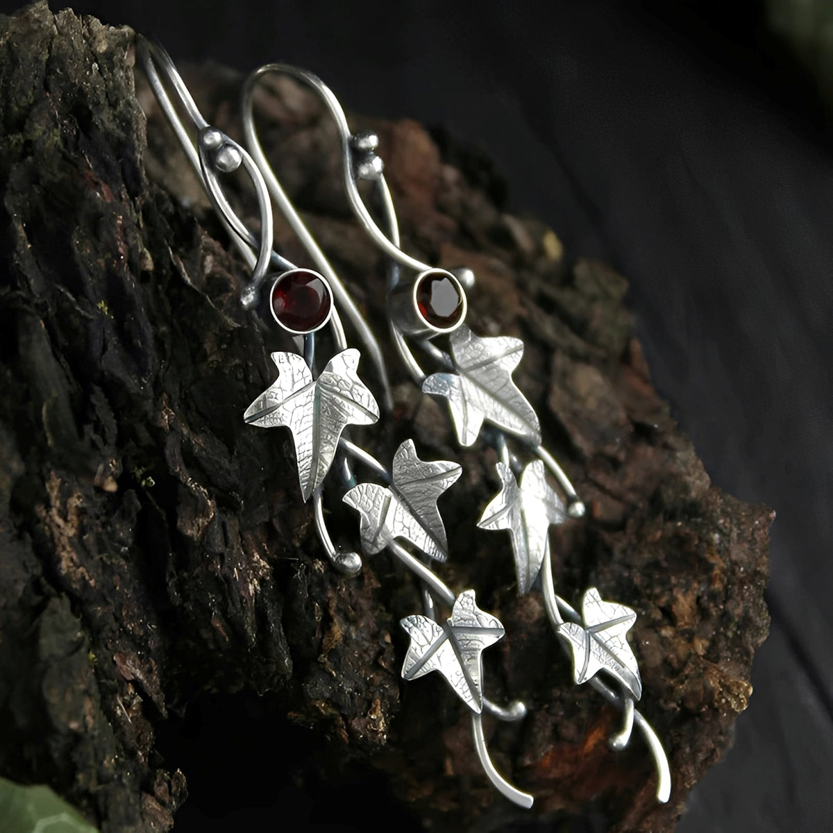 Nina – Boucles d'oreilles vintage en forme de feuille de fée
