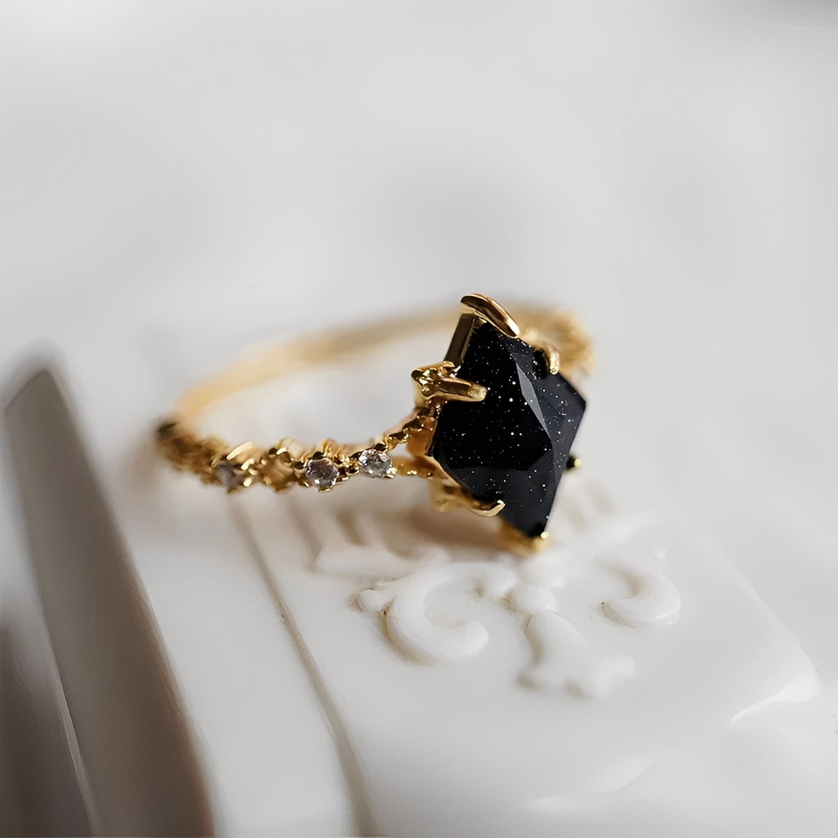 Nerisa – Bague en obsidienne nuit noire