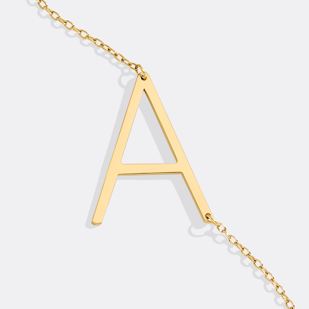 Inez – Collier avec initiale déclarative