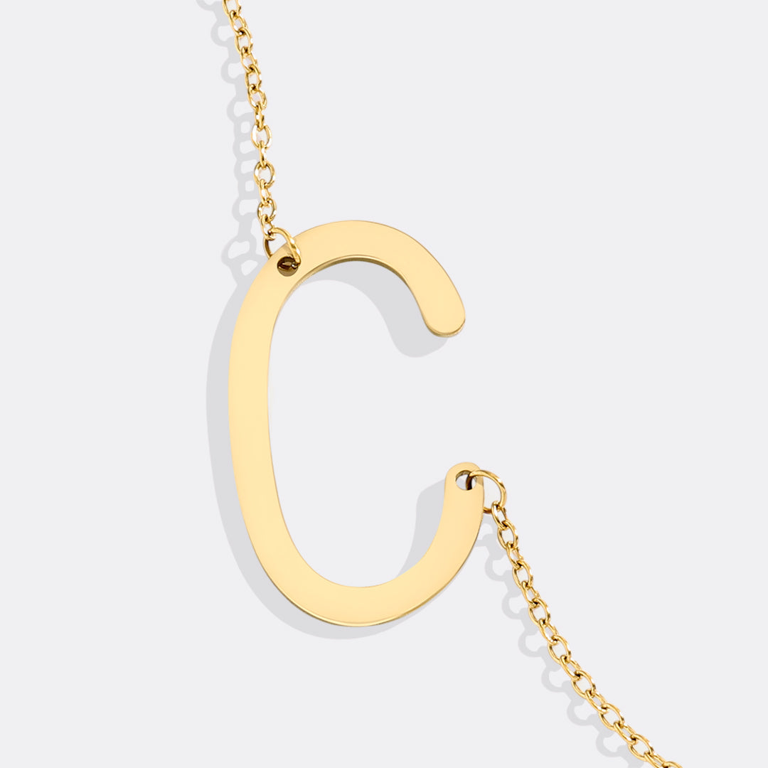 Inez – Collier avec initiale déclarative