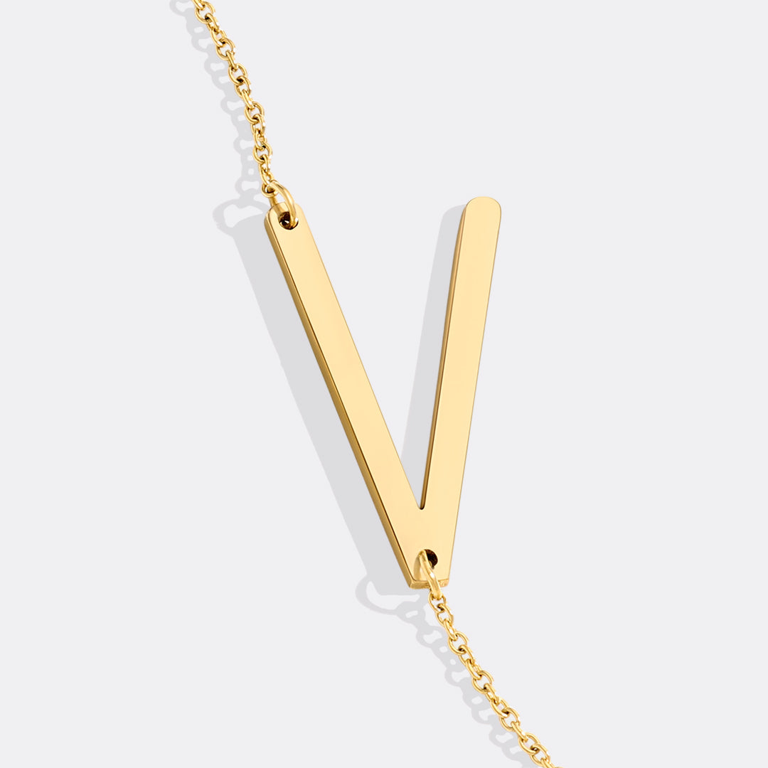 Inez – Collier avec initiale déclarative