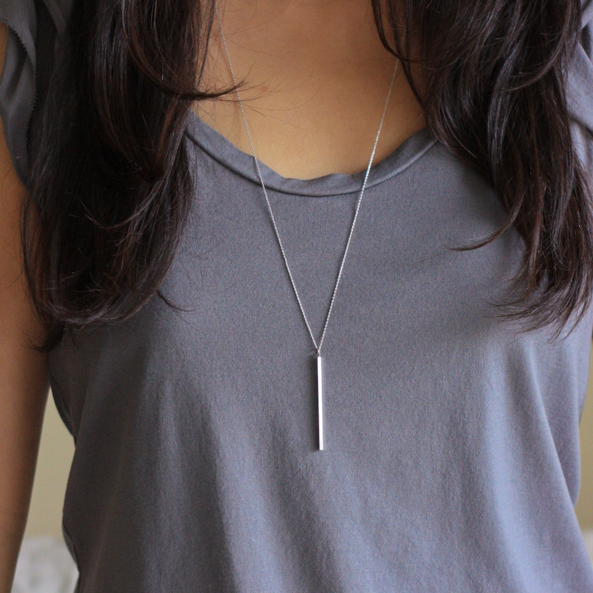 Collier de Barre Fine - Collier de Barre Verticale