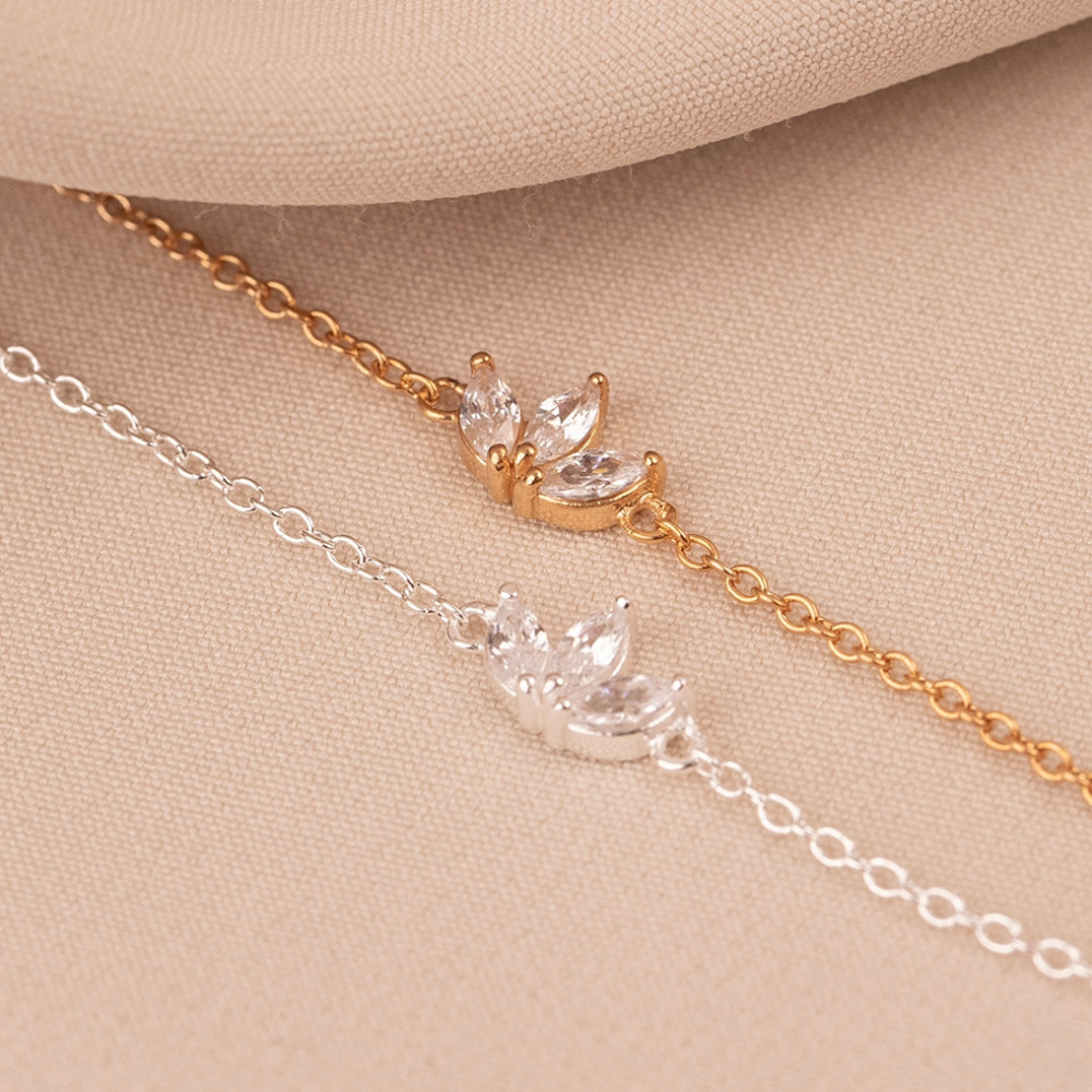 Trois fleurs de zircon - Bracelet en chaîne