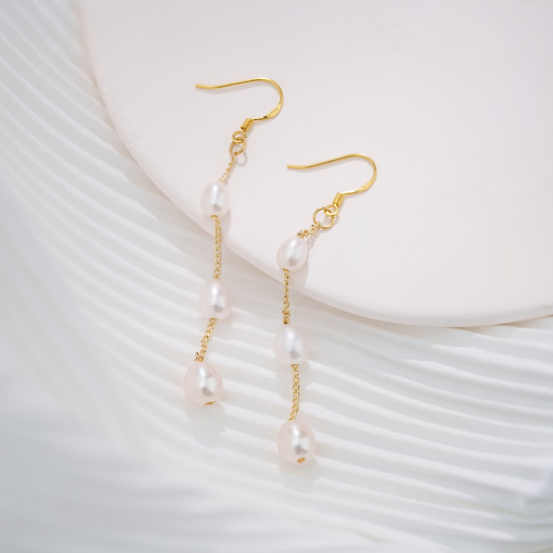Plusieurs gouttes de perles - boucles pendantes