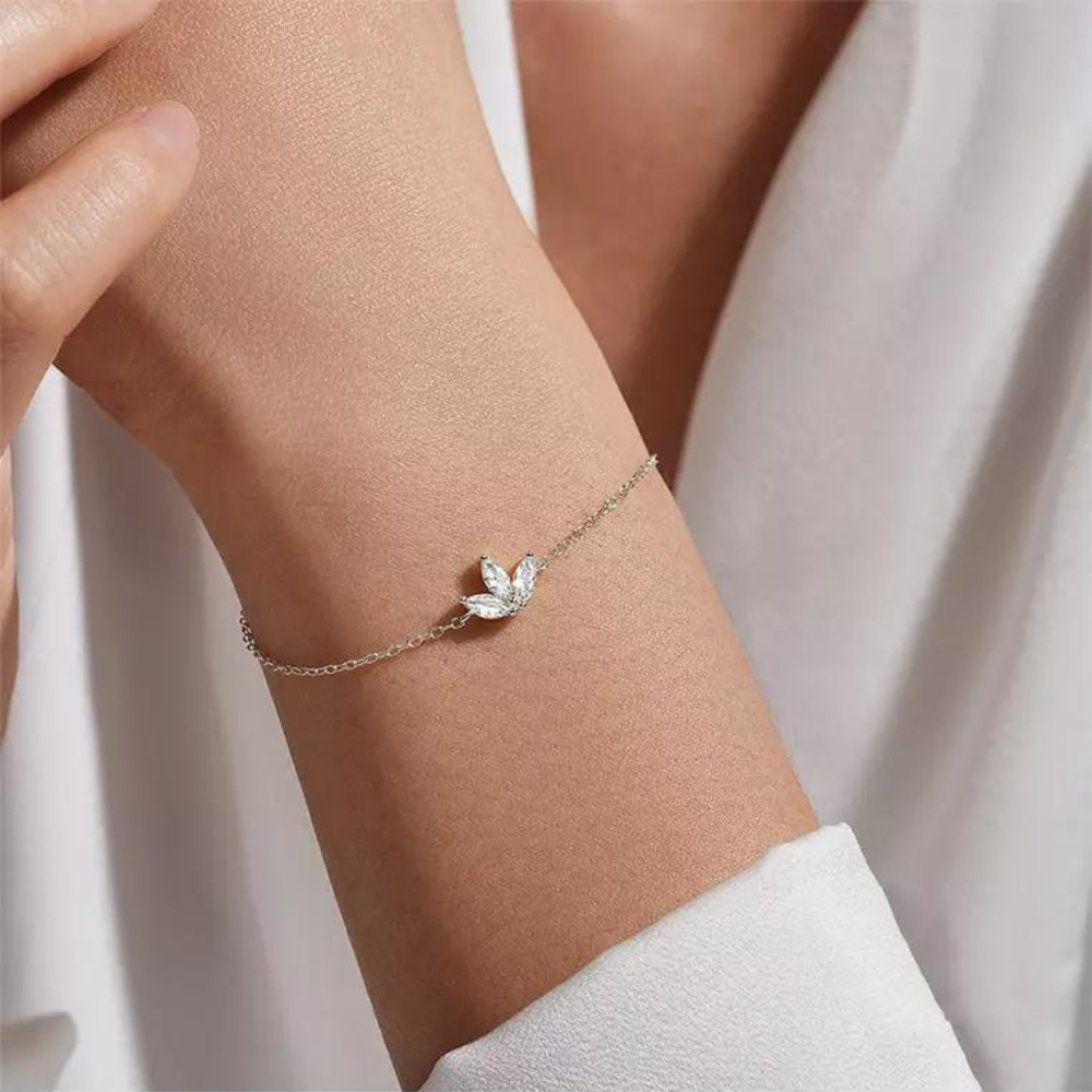 Trois fleurs de zircon - Bracelet en chaîne