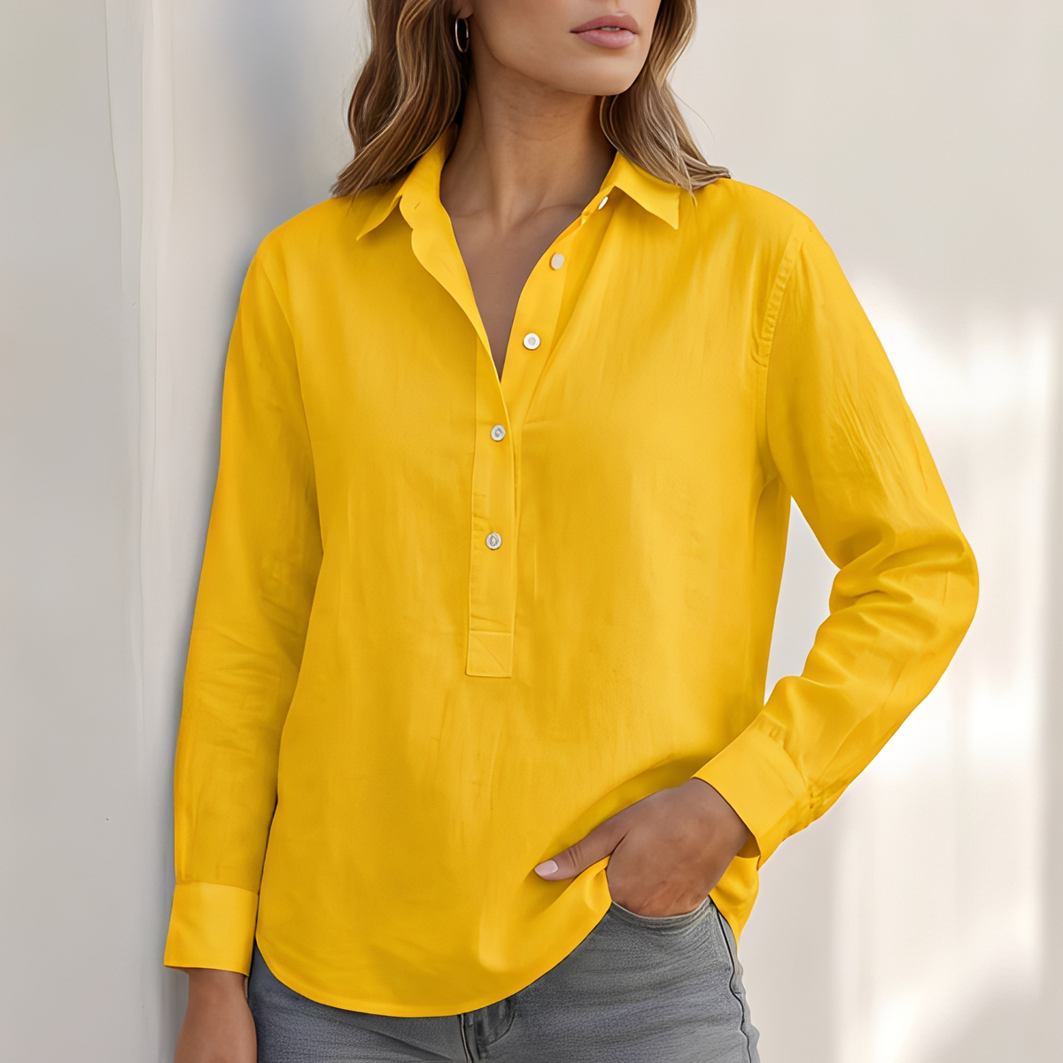 Andy - Chemise raffinée à col en V pour femme