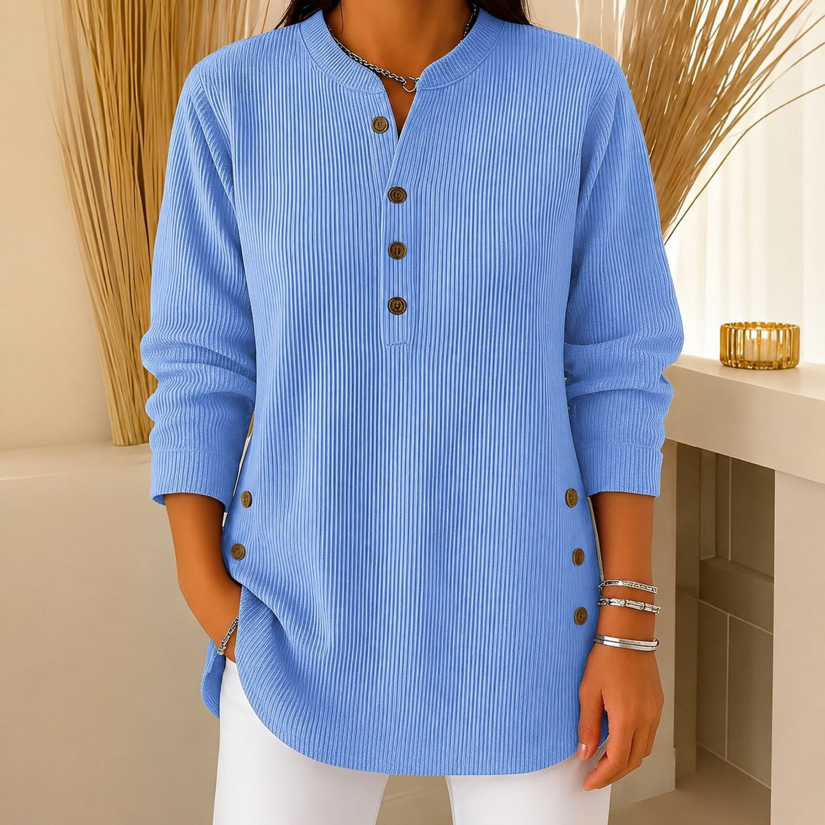 Jocelyn - Un pull décontracté pour femmes avec boutons