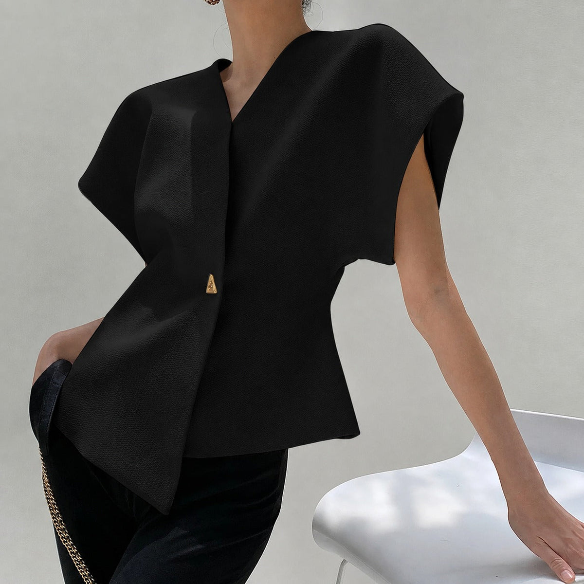 Leonie - Blouse avec col en V et fermeture à boutons