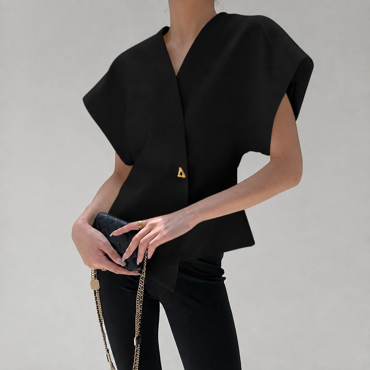 Leonie - Blouse avec col en V et fermeture à boutons