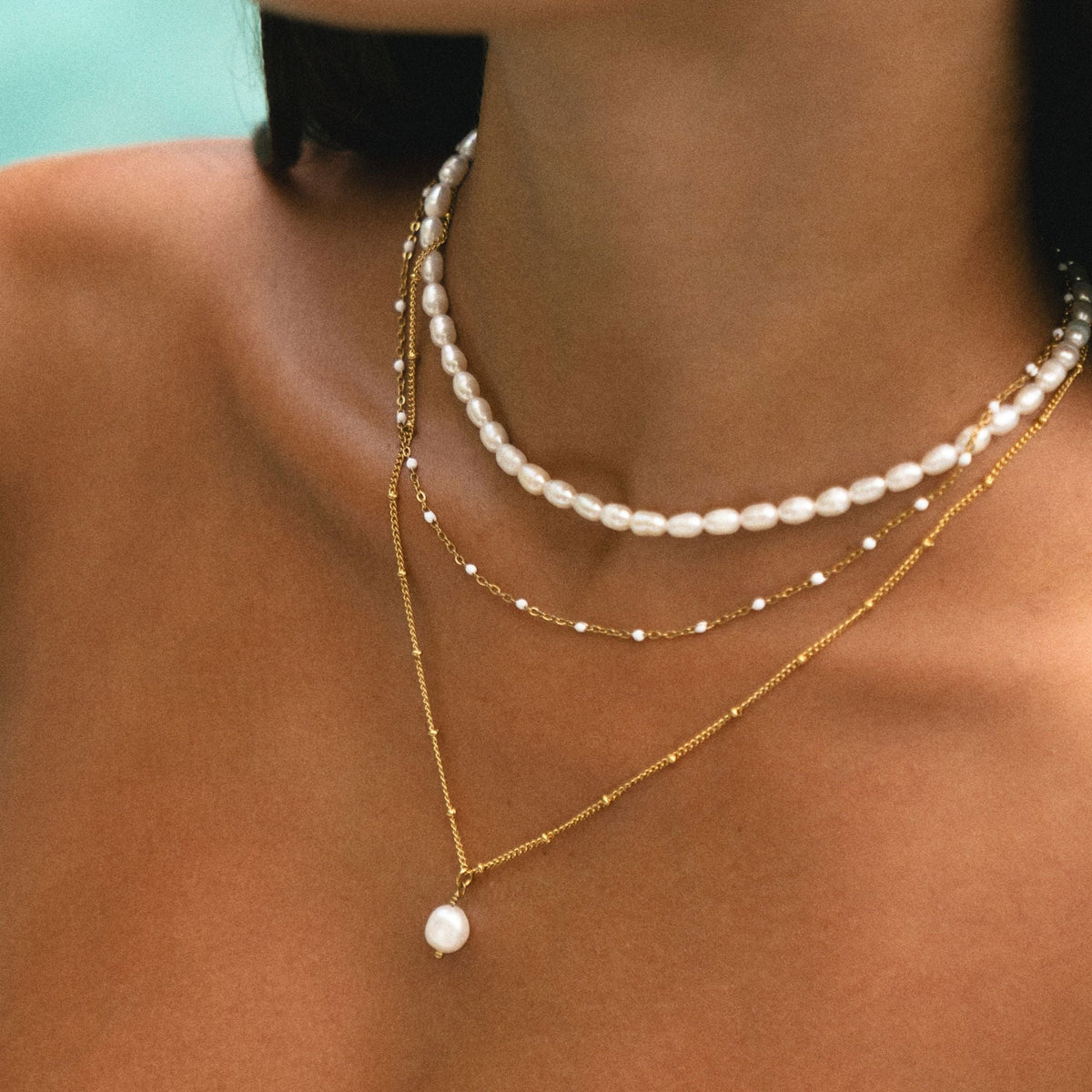 Isla – Collier avec Perles Blanches Émaillées