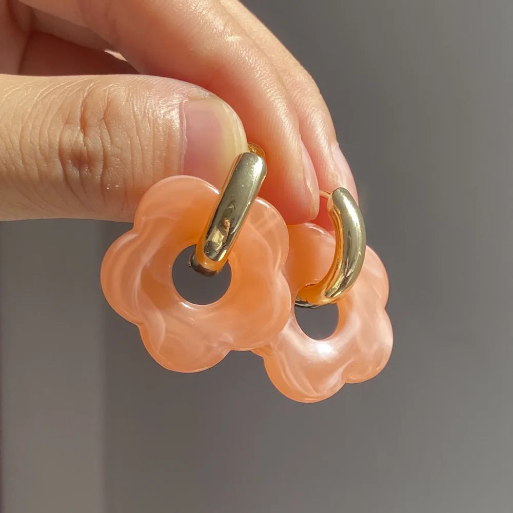 Florella – Créoles de fleur en résine élégante