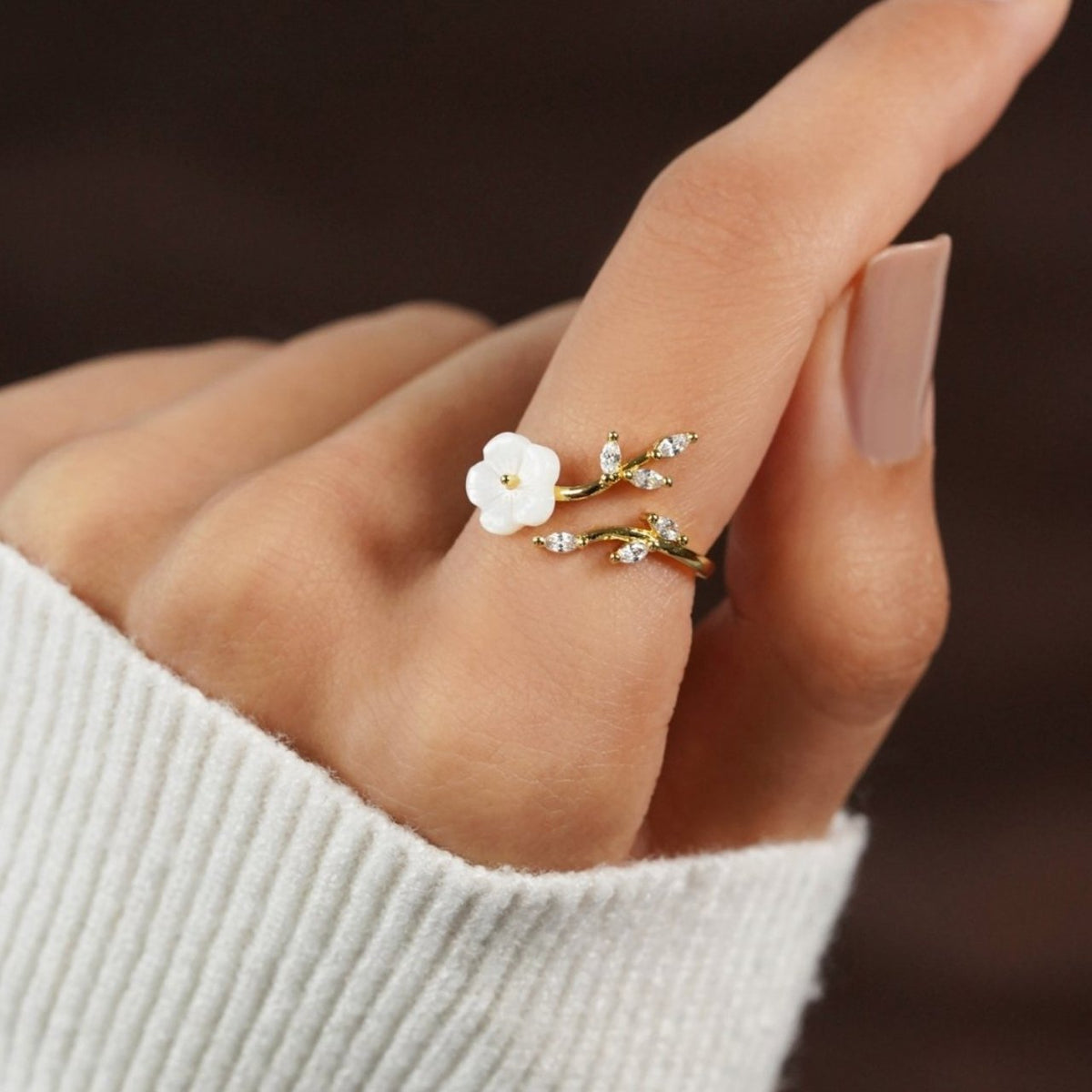 Bague de Fleur Sauvage - Bague de Pétale en Cristal de Coquillage