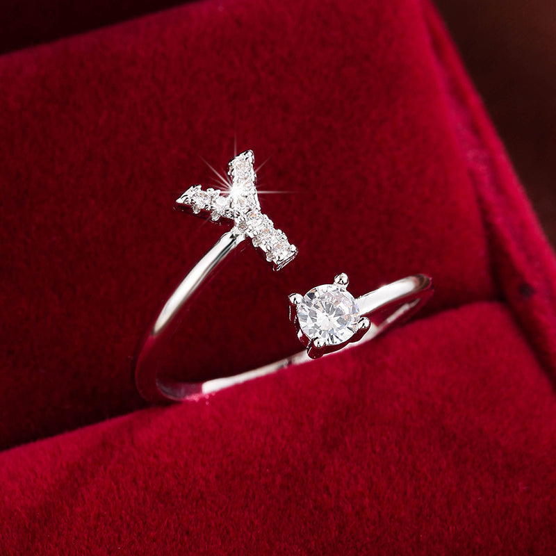 Nova – Bague ouverte moderne avec initiale et zircon