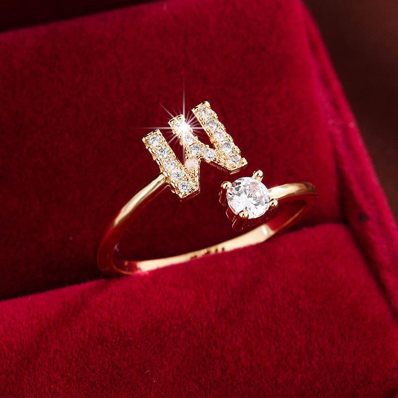 Nova – Bague ouverte moderne avec initiale et zircon