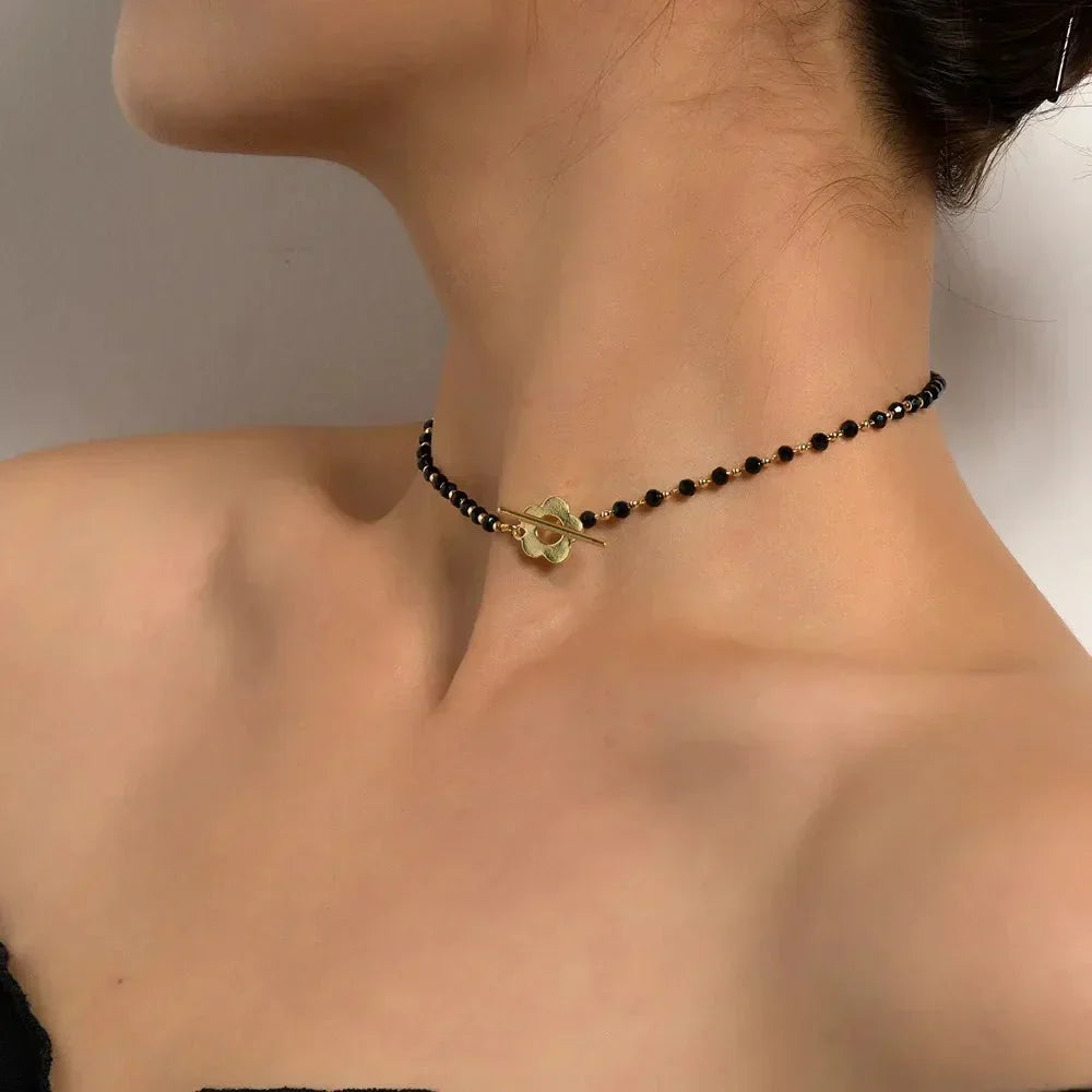 Naya - Collier choker floral avec fermoir en fleurs