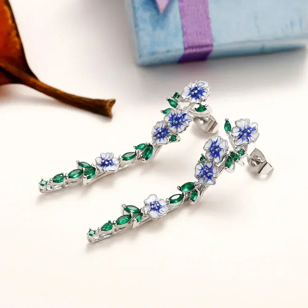 Yara – Boucles d'oreilles pendantes de fleurs bleues