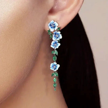 Yara – Boucles d'oreilles pendantes de fleurs bleues