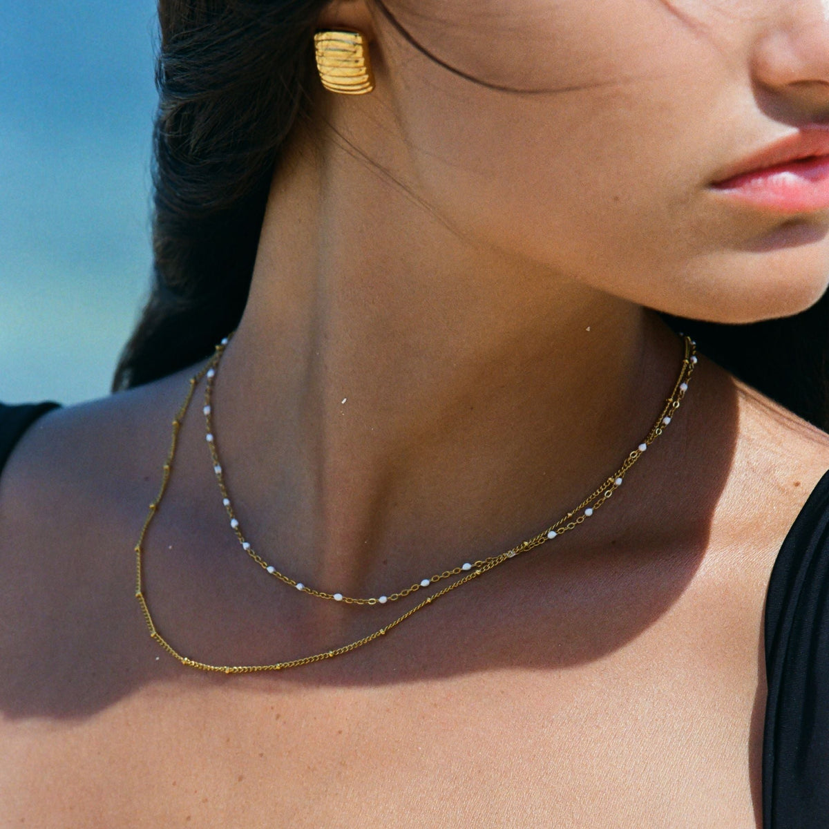 Aveline – Collier double avec perles dorées et émail