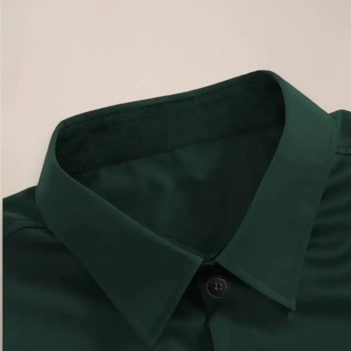 Chemise homme à manches longues, boutons et coupe slim