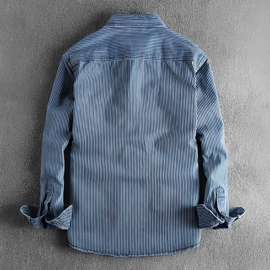 Chemise homme à rayures, manches longues, fermeture bouton, deux poches poitrine
