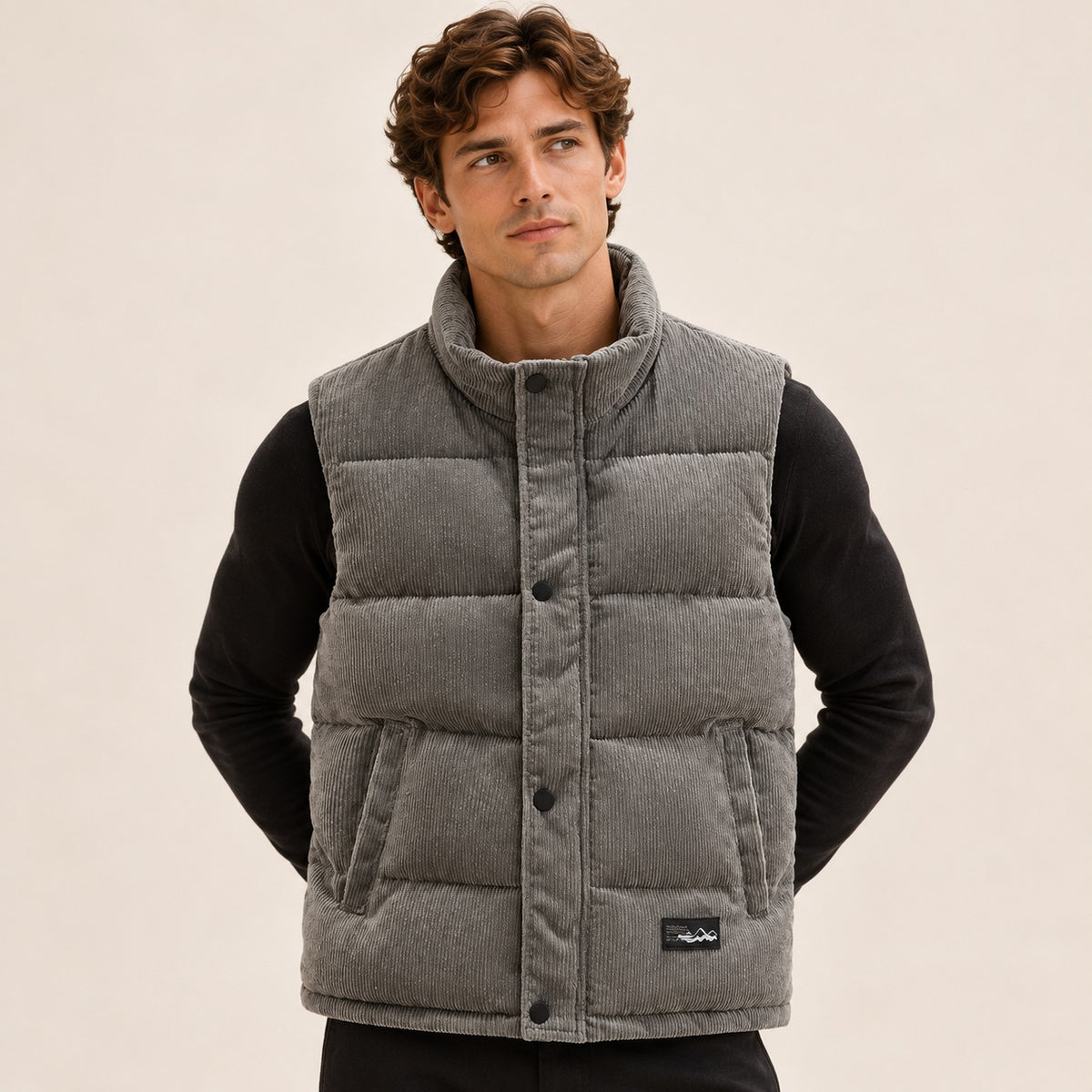 Gilet homme matelassé à col montant et fermeture bouton, coupe décontractée
