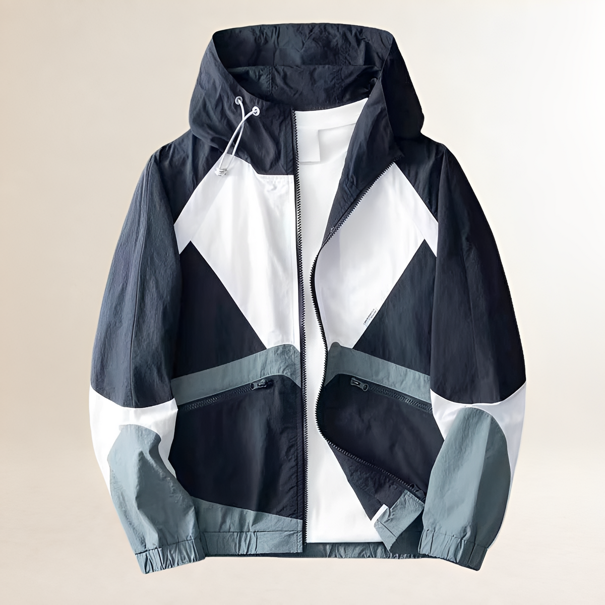 Veste de pluie homme à coupe régulière avec capuche ajustable et poches zippées