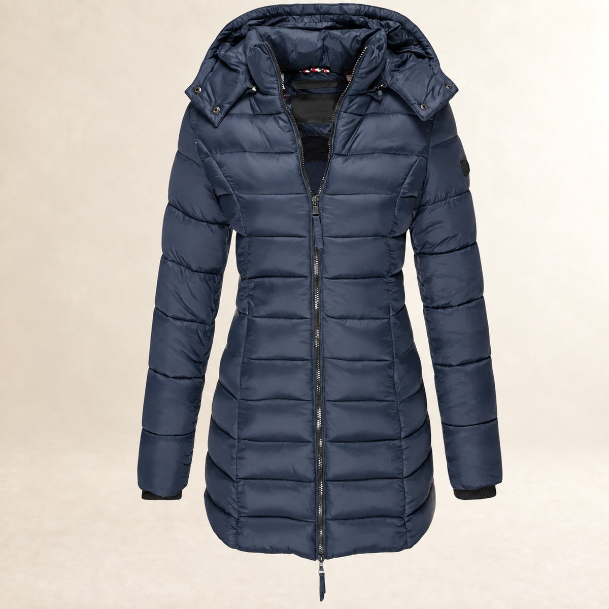 Veste femme matelassée à capuche légère avec fermeture éclair et coupe ajustée