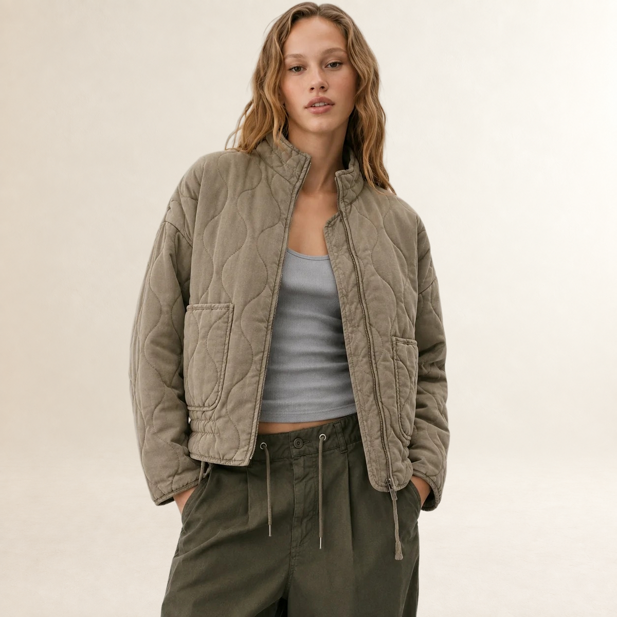 Veste femme quiltée à col haut et poches plaquées - coupe décontractée