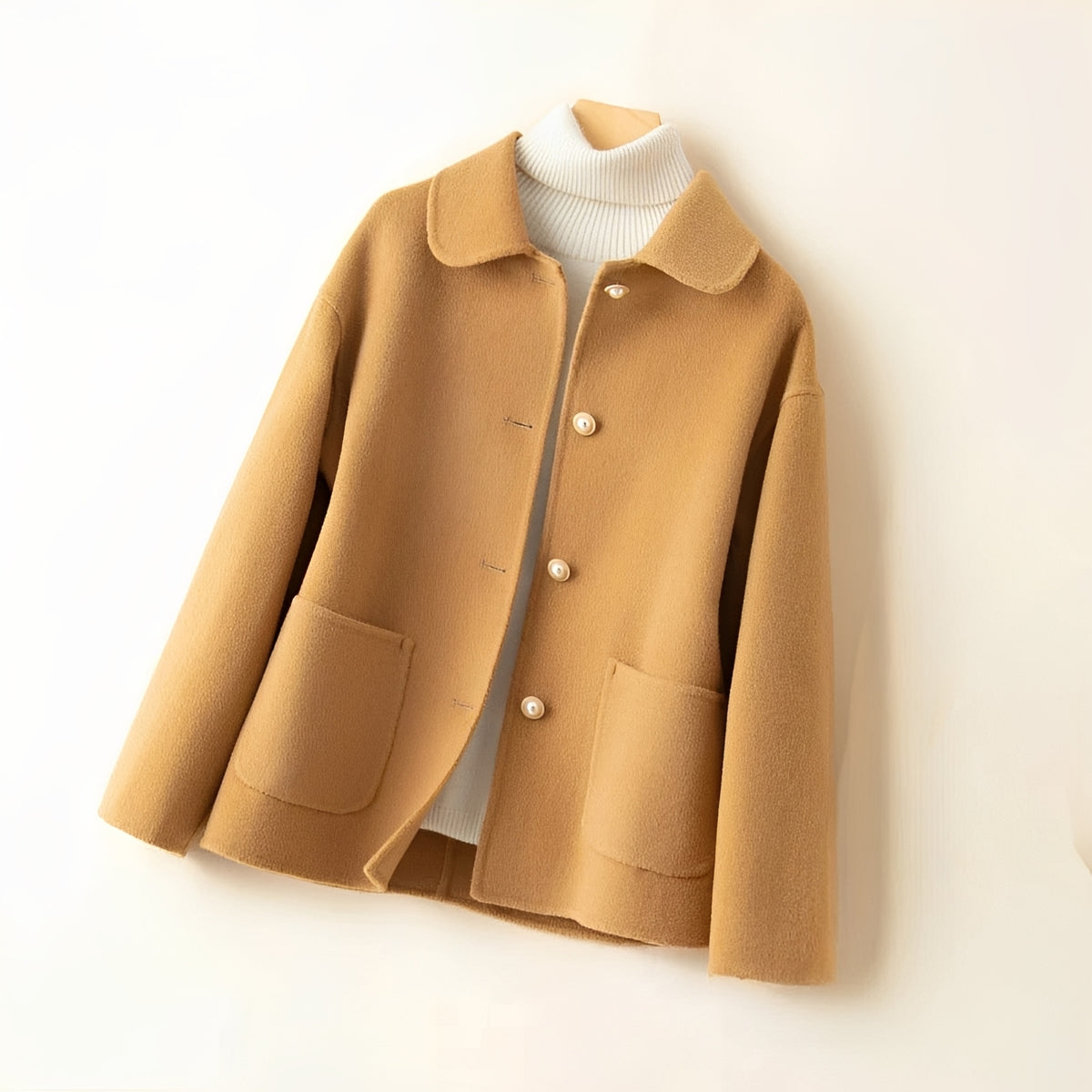 Veste pour femmes à boutons avec col rabattu et poches plaquées