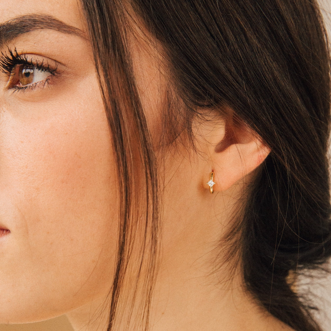 Boucle d'oreille en diamant - Boucle d'oreille Huggie brillante
