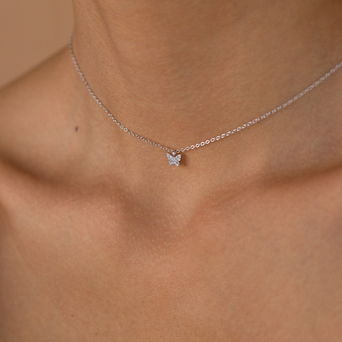 Mandy – Collier en forme de papillon Pavé
