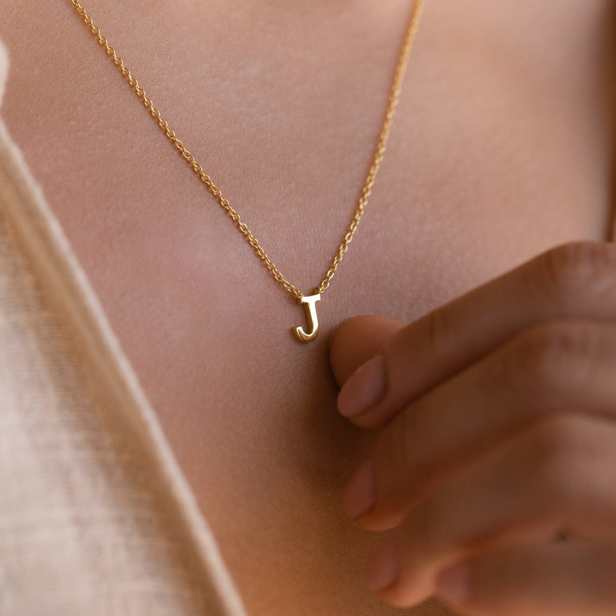 Jasmine – Collier délicat avec initiale personnalisée