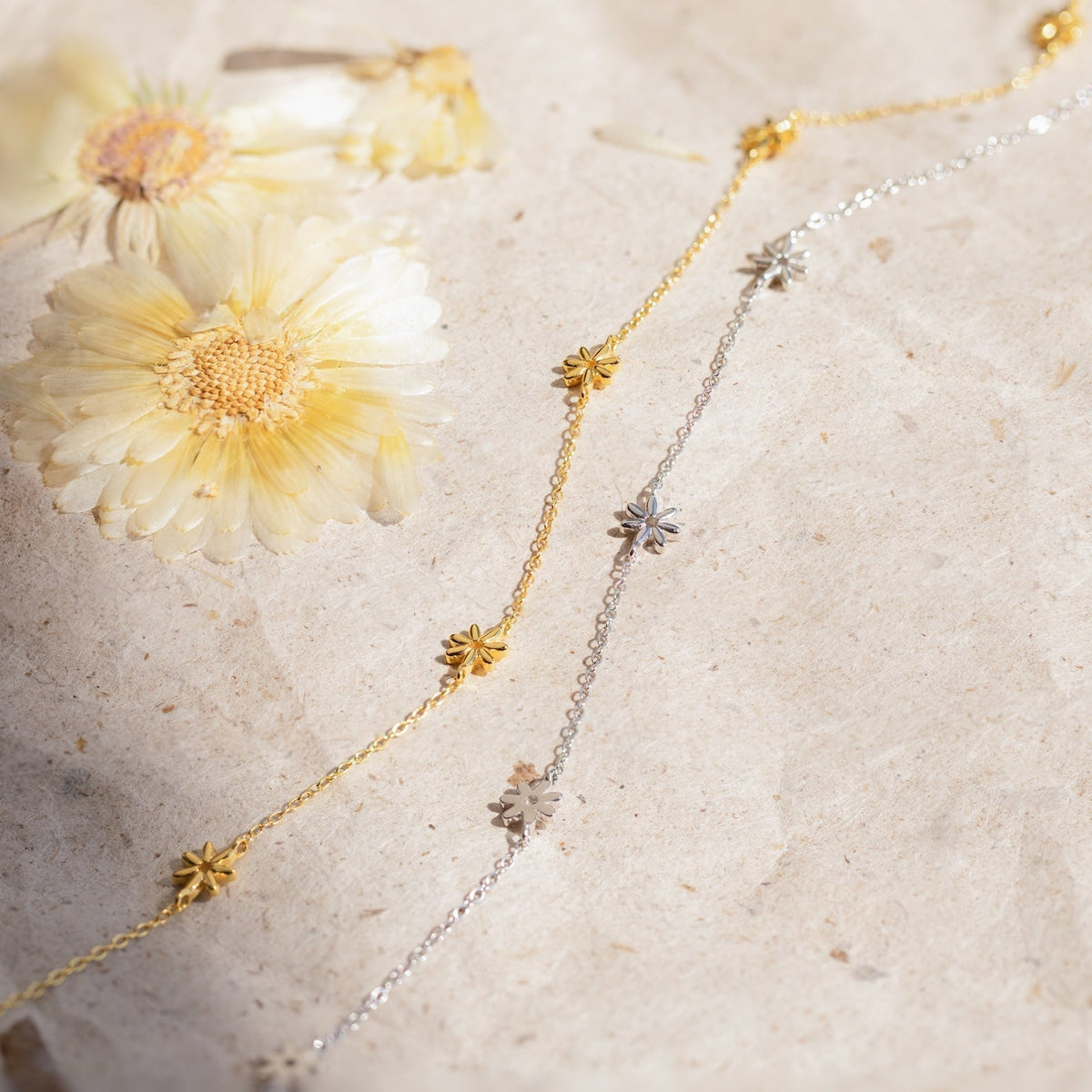 Collier de fleur - collier de marguerites avec perles