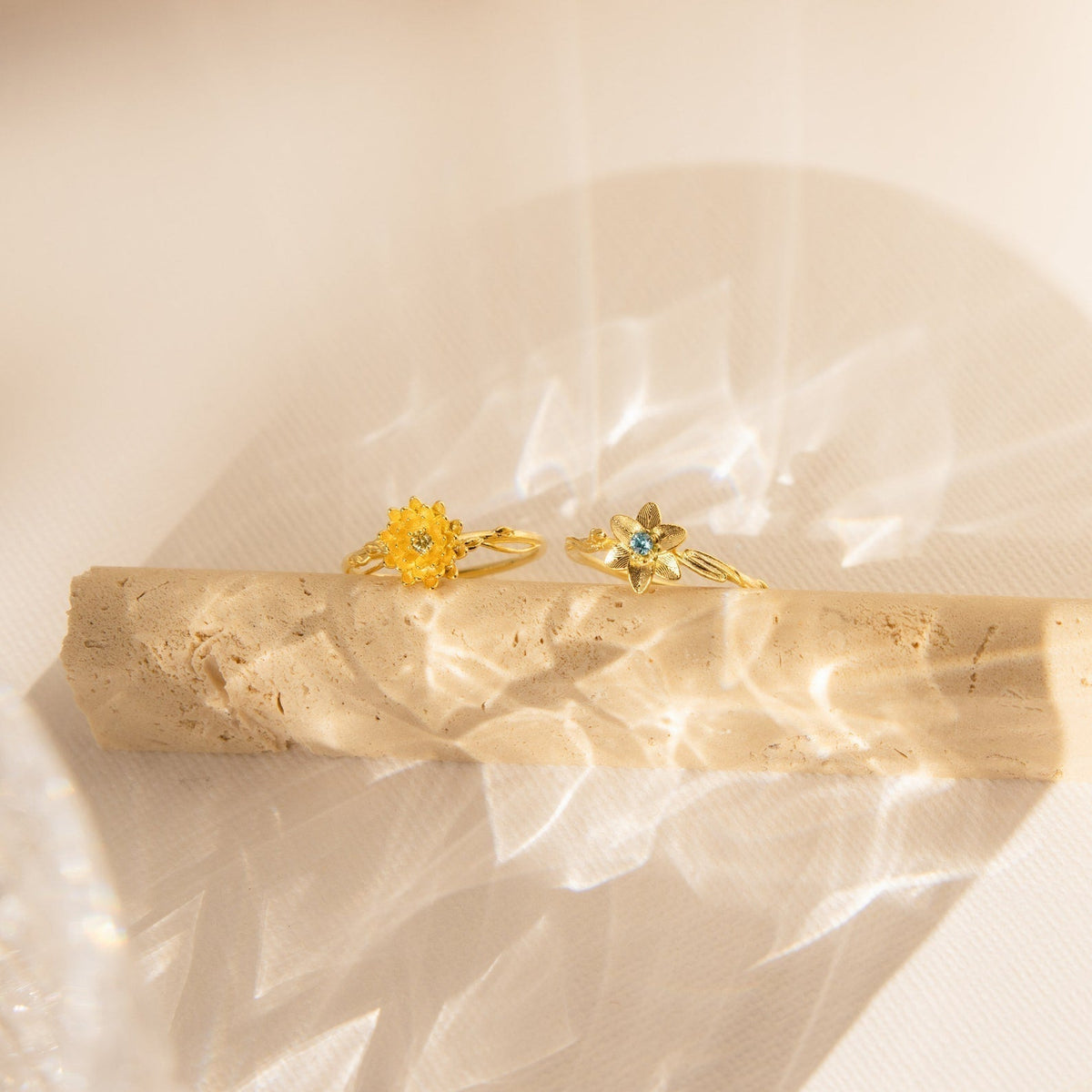 Flora – Bague de fleurs avec pierre de naissance