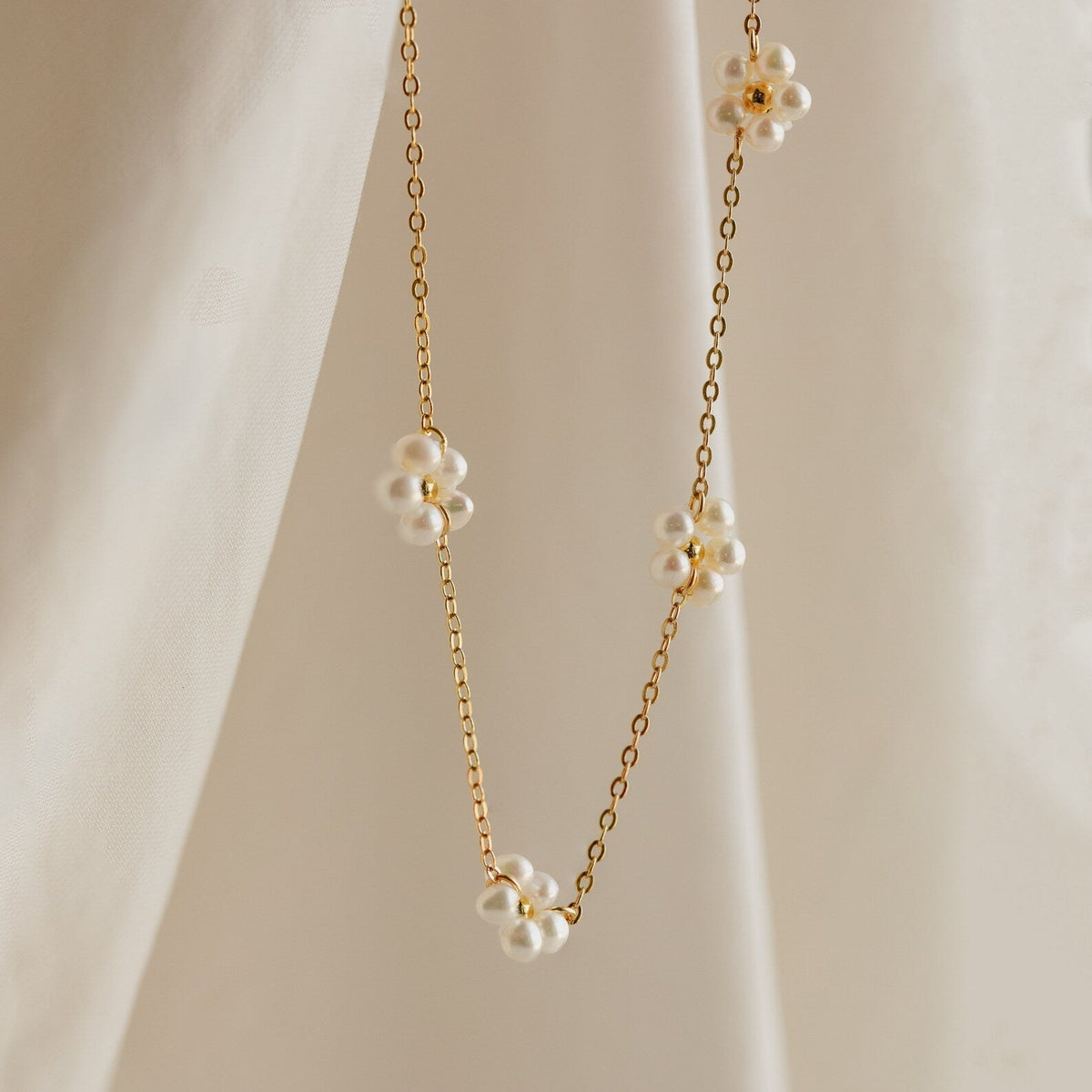 Collier de marguerites en perles - Fleurs en perles
