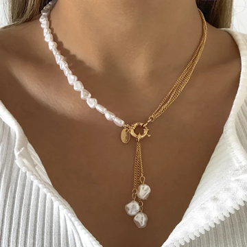 Ella – Chaîne en or et perles élégantes
