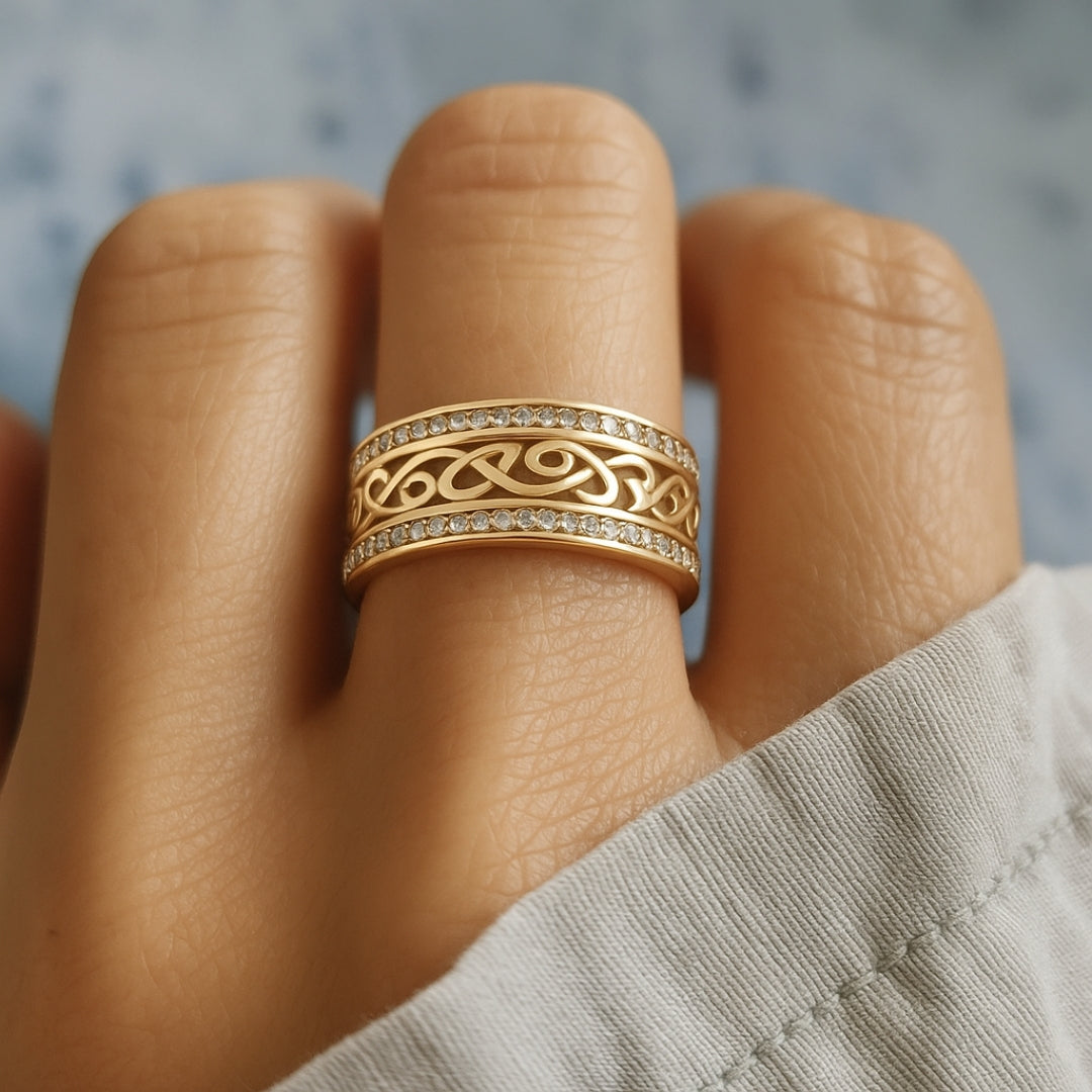 Elena – Bague dorée creuse brillante