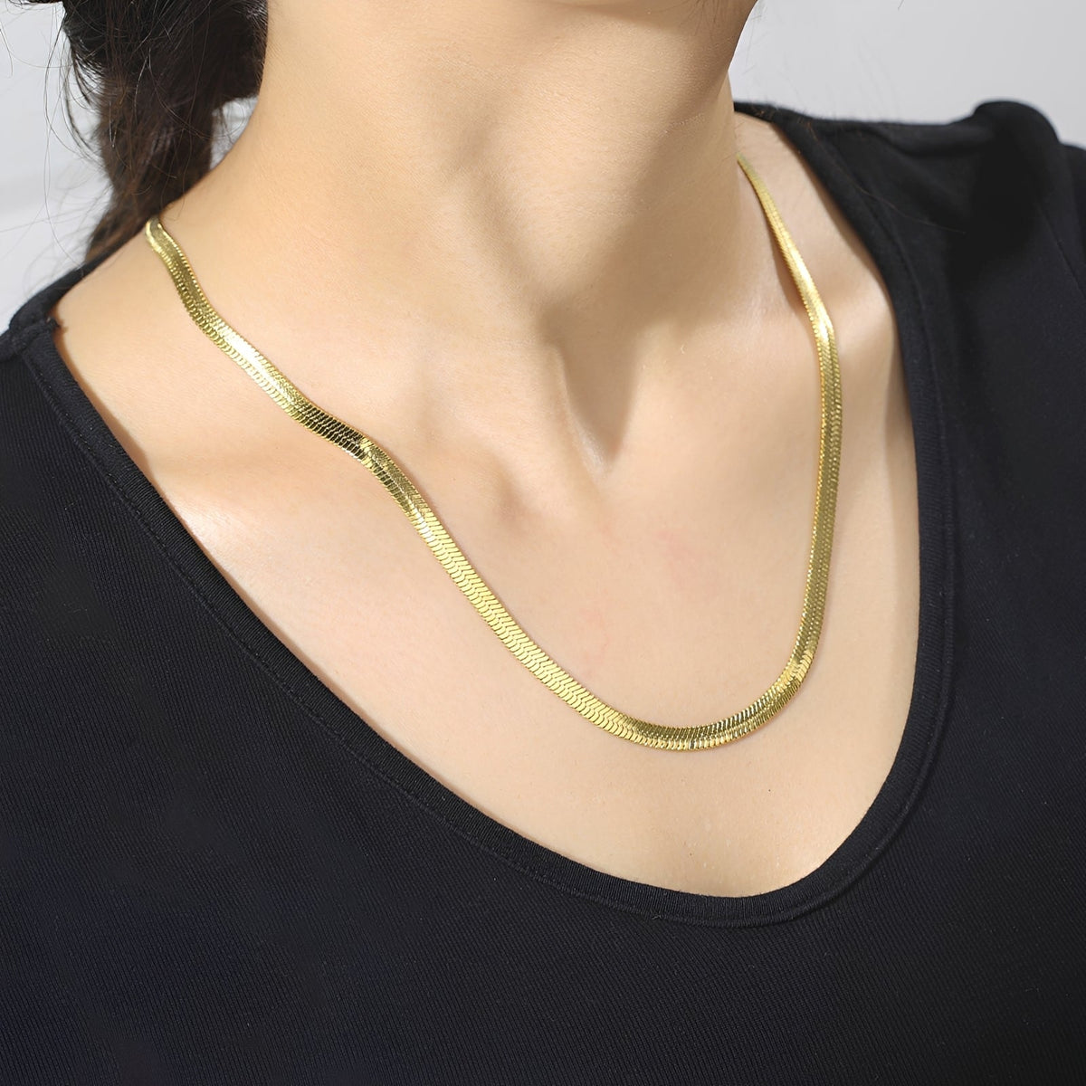 Naomie – Collier choker en chaîne serpent