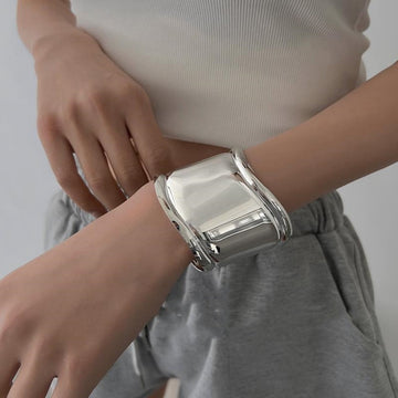 Daria – Bracelet large en métal