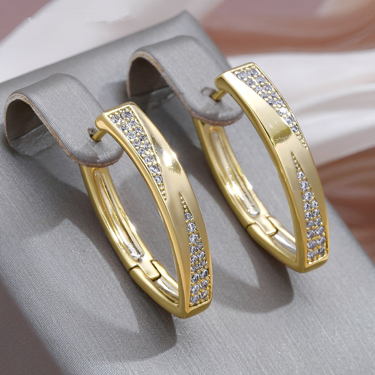 Sophie – Boucles d'oreilles en or et pierres précieuses