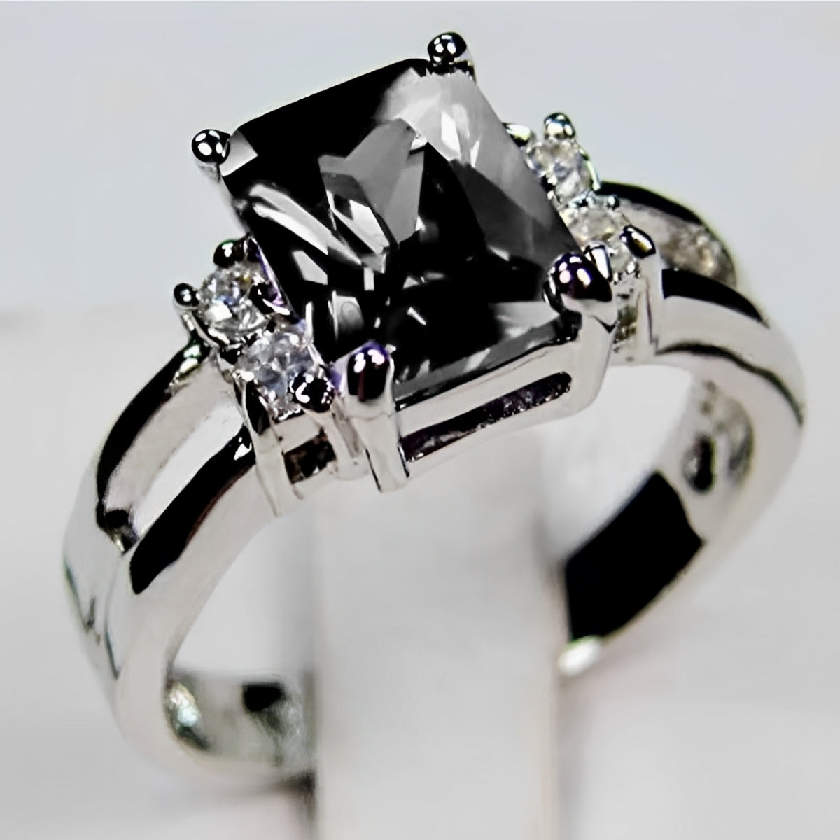 Ravenna – Bague vintage avec onyx brillant