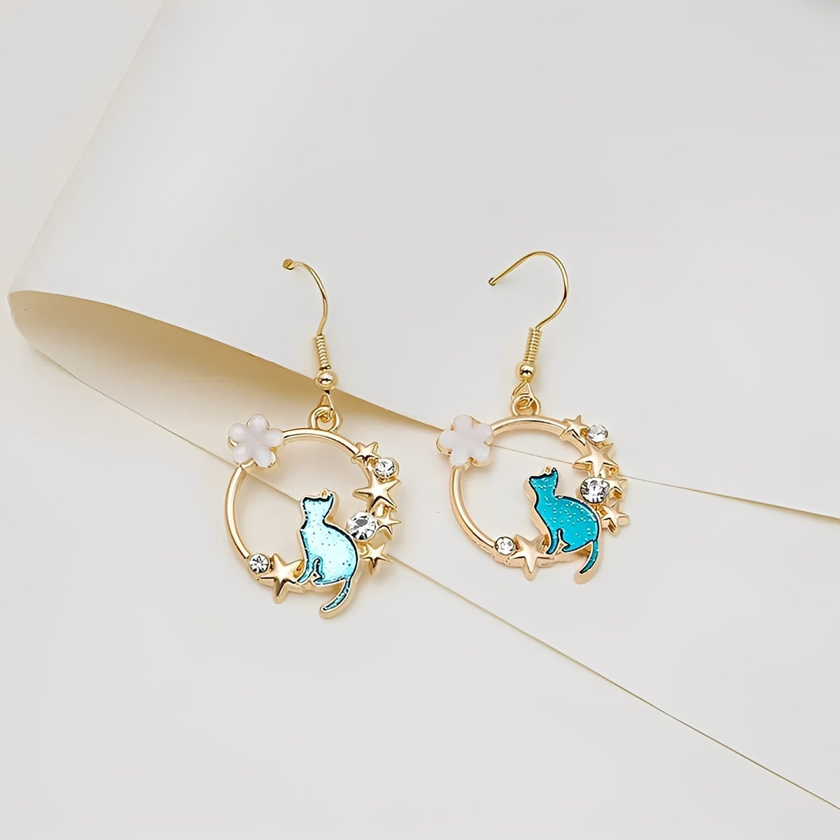 Lynna – Magnifiques pendentifs de chat