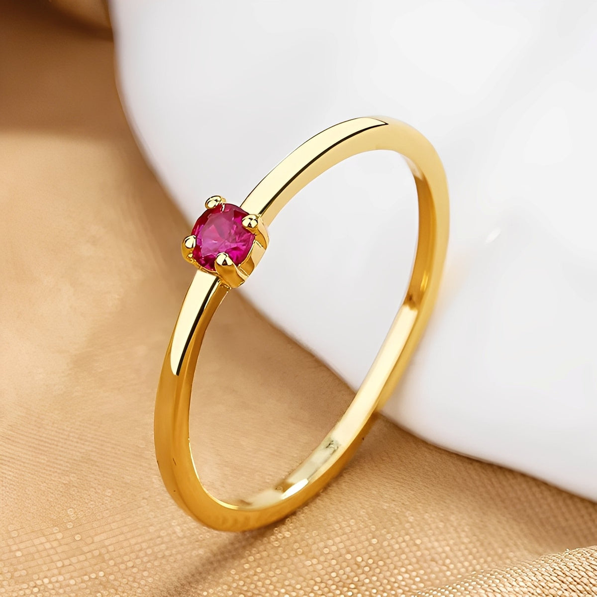 Rowena – Bague empilable en pierre de naissance
