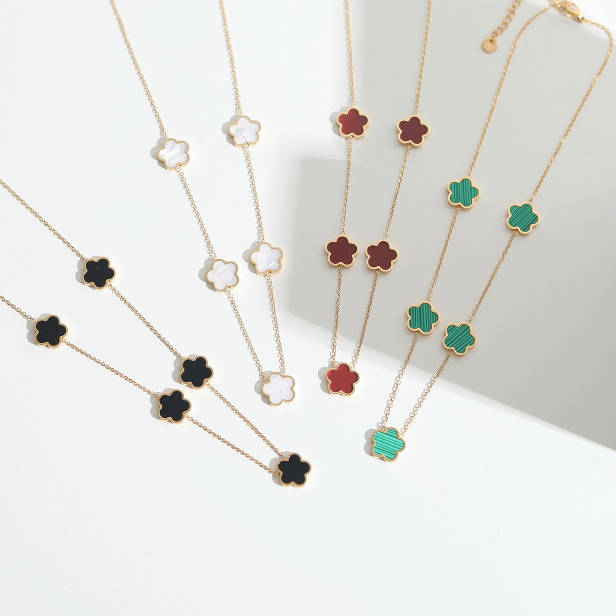 Elise – Ensemble de collier et bracelet Trèfle élégant
